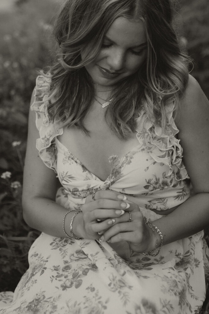 Senior pic ideas for the soft, feminine teenager who loves to wear sundresses